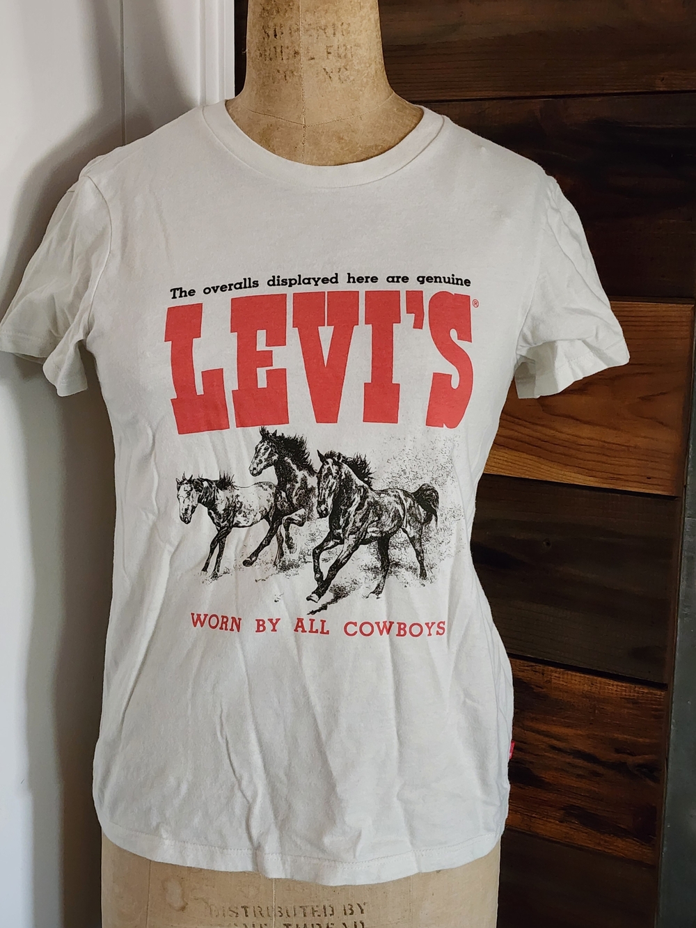 Levi's "Worn By All Cowboys" Graphic Tee